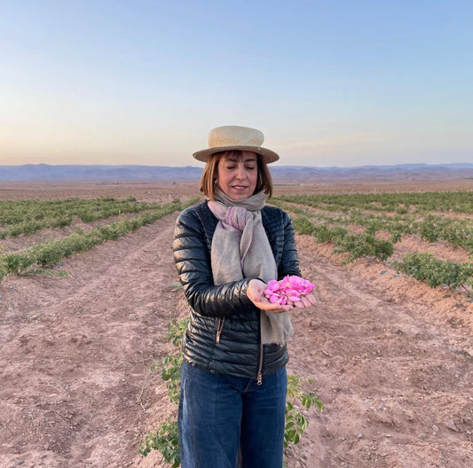 Voyages, inspirations et matières premières : les escales parfumées de Mina Gautier
